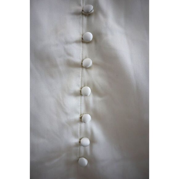Banana Republic 762890 Women Sz M Snow Day/Ivory Satin Covered-Button Blouse - Picture 4 of 9